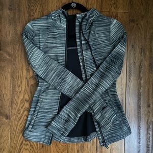 *BNWOT* lululemon nulu define hooded jacket